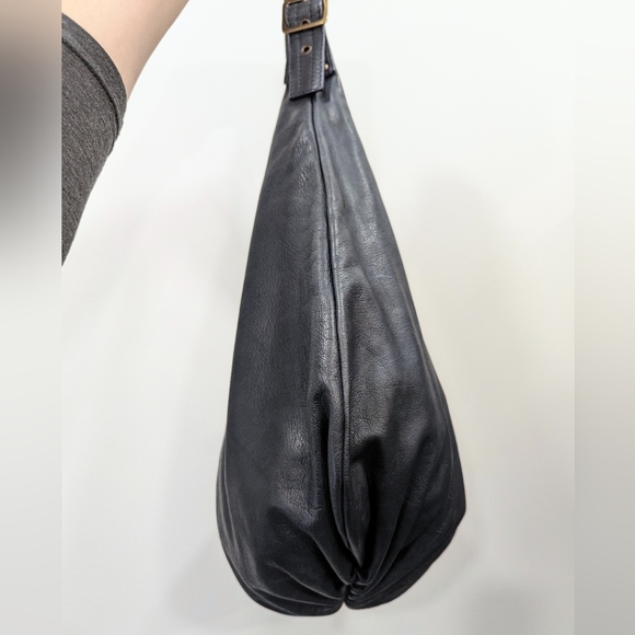 Maurizio Taiuti Navy Blue Leather Hobo Shoulder Bag - Picture 5 of 15